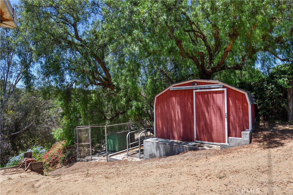 1553 Amate Property Photo 61