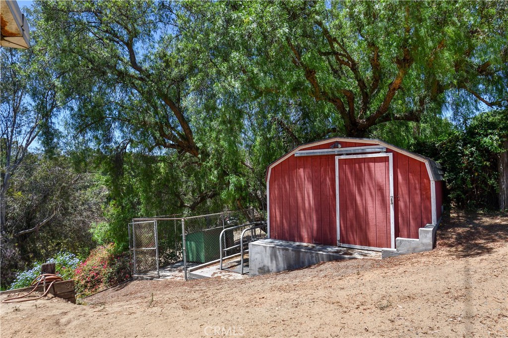 1553 Amate Property Photo 61