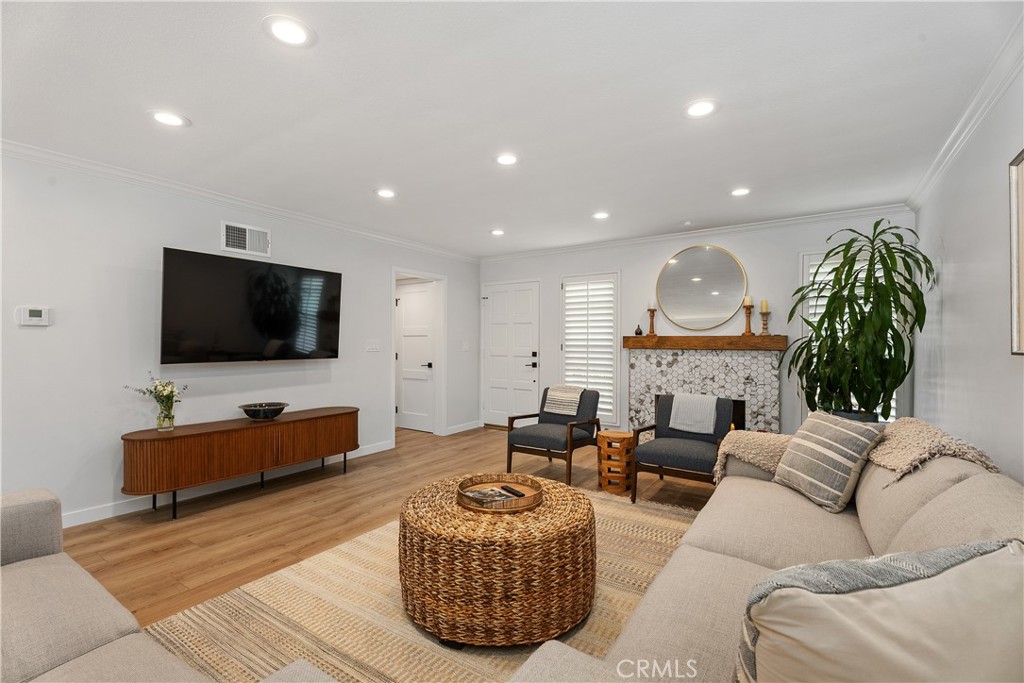 5112 Kingscross Property Photo 8