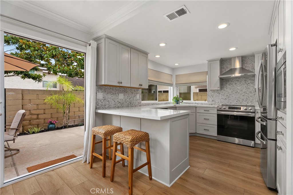 5112 Kingscross Property Photo 13