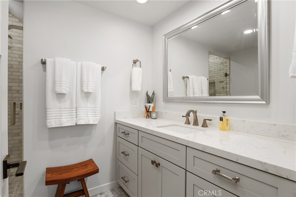 5112 Kingscross Property Photo 15