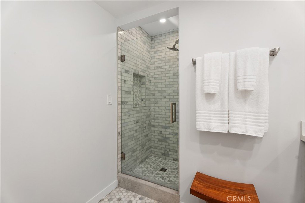 5112 Kingscross Property Photo 16