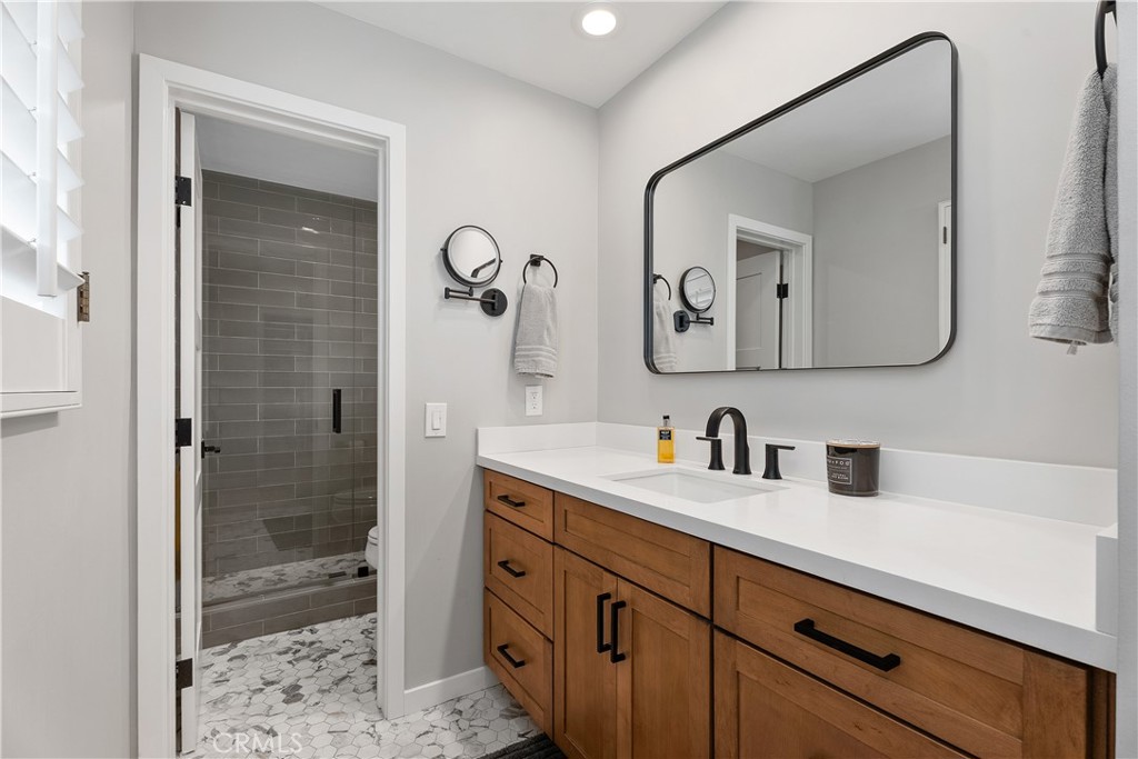 5112 Kingscross Property Photo 28