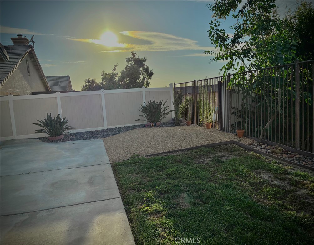 938 Brownie Property Photo 24