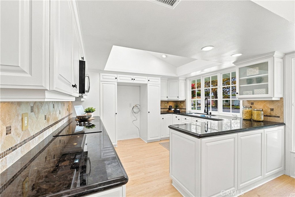 11432 Martha Ann Property Photo 6