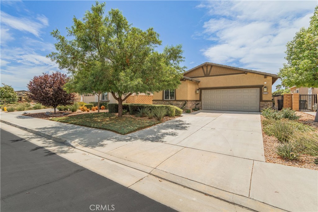 26389 Leos Property Photo 2