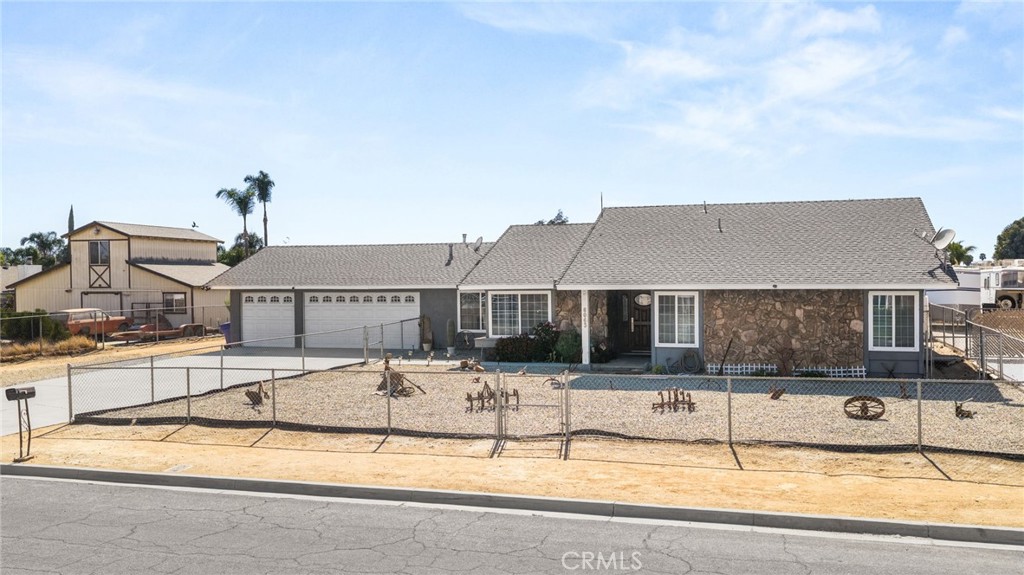 6063 Saguaro Property Photo 3