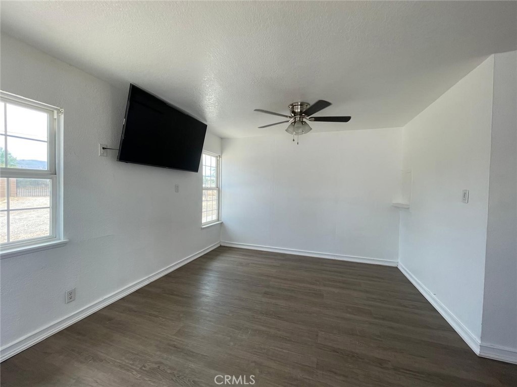 2131 W Avenue M12 Property Photo 5