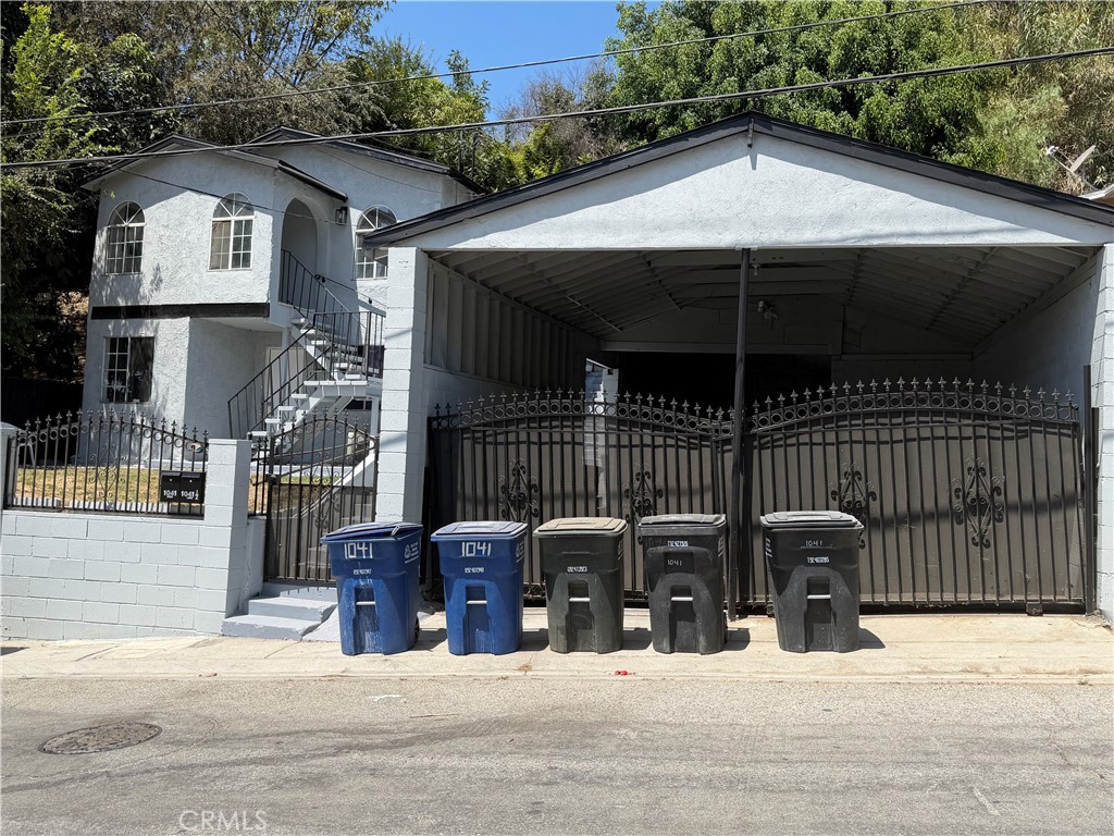 1041 Geraghty Property Photo 1