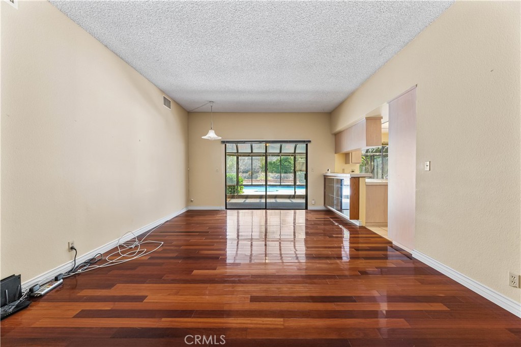 8824 Sari Avenue Property Photo 6