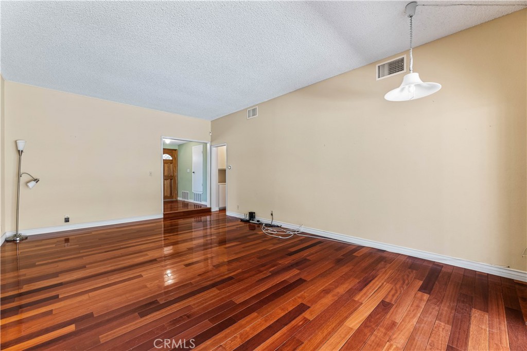 8824 Sari Avenue Property Photo 7