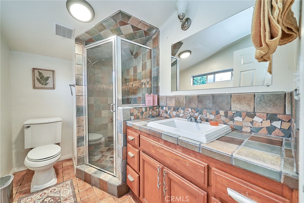 2420 Maine Property Photo 24