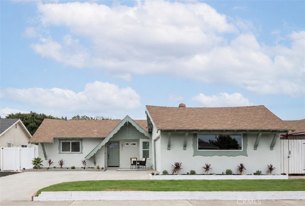 6871 Shoshonee Property Photo 1