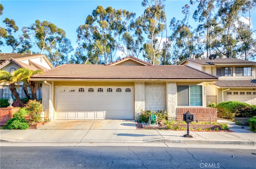 2518 Greenwich Drive Property Photo