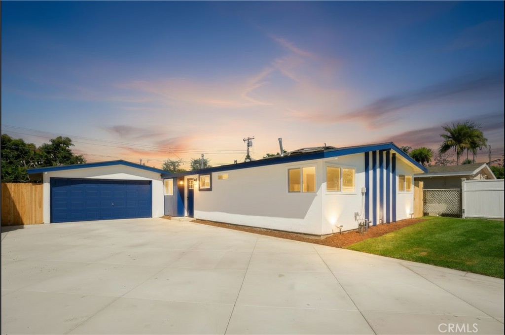 2225 Maple Property Photo 1