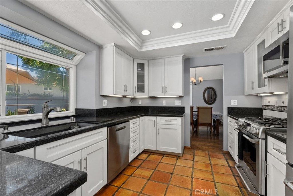 8058 E Woodsboro Avenue Property Photo 10