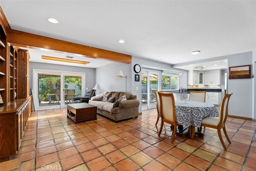 8058 E Woodsboro Avenue Property Photo 12
