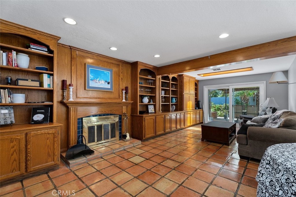 8058 E Woodsboro Avenue Property Photo 14