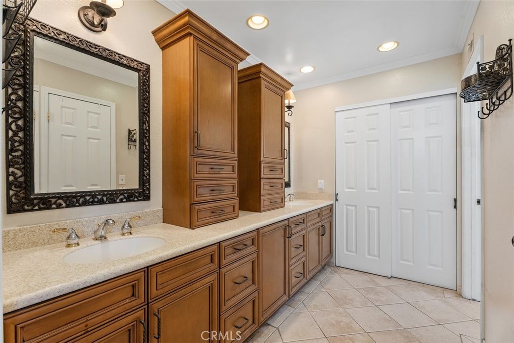 8058 E Woodsboro Avenue Property Photo 19
