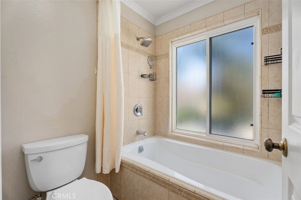 8058 E Woodsboro Avenue Property Photo 20