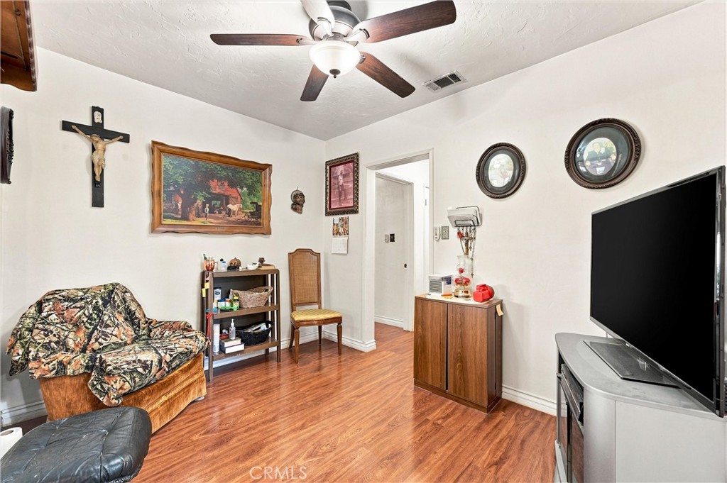 501 S Victoria Property Photo 17