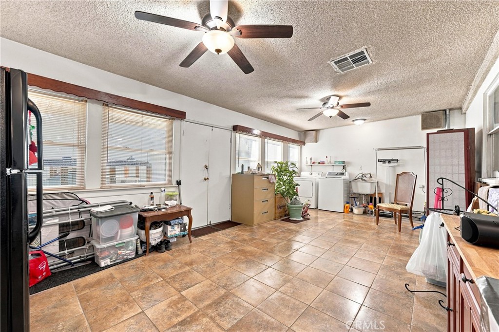 501 S Victoria Property Photo 23