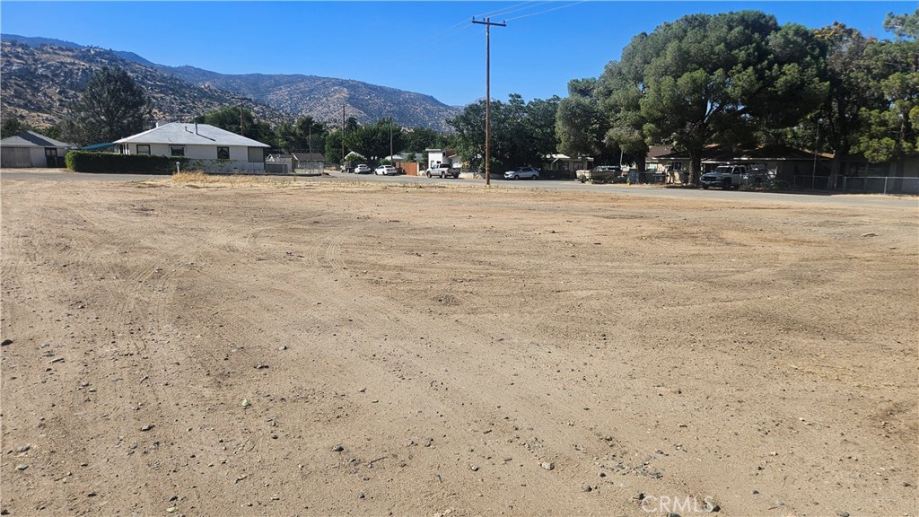 3933 Lake Isabella Boulevard Property Photo 5