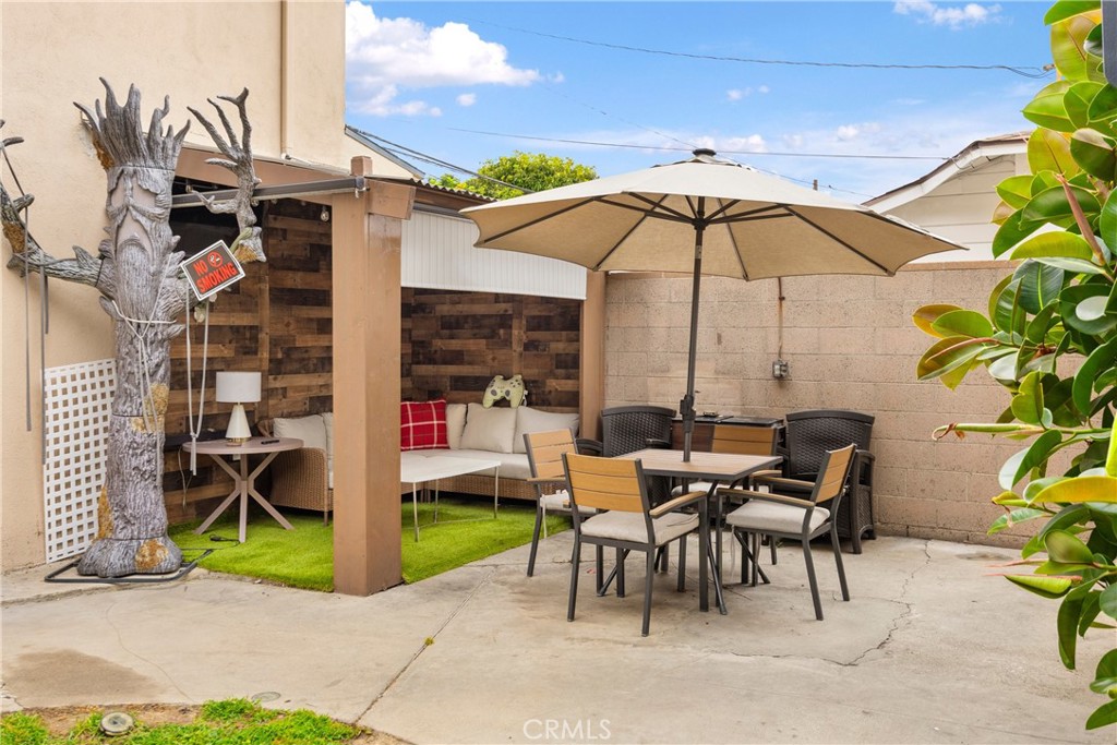 1005 E Harding Street Property Photo 11