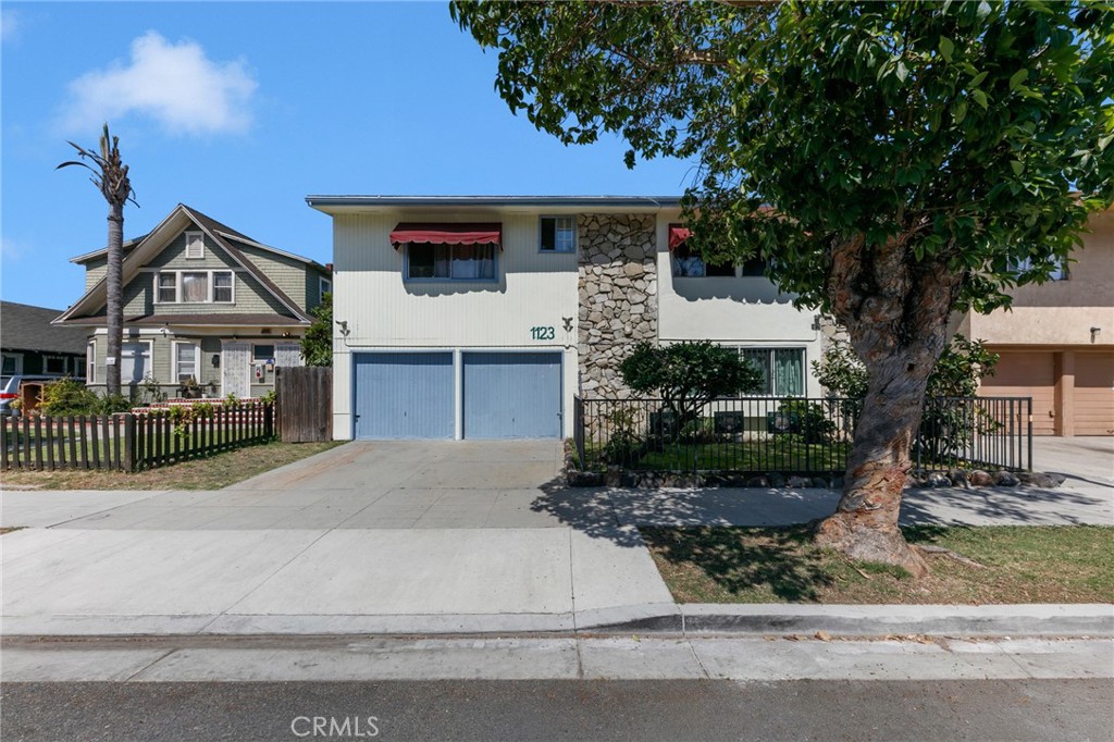 1123 Cedar Property Photo 2