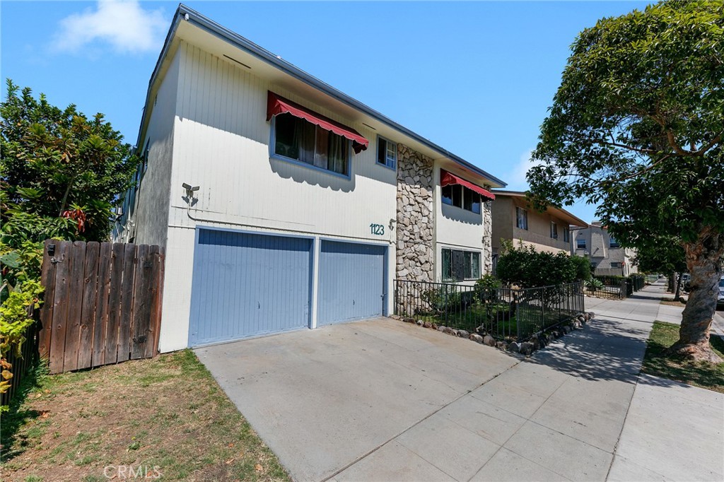 1123 Cedar Property Photo 4