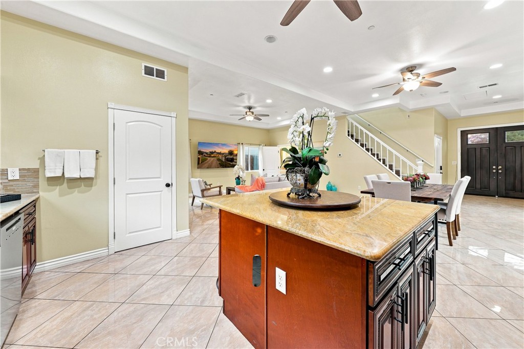 613 N. Raitt St. Property Photo 13