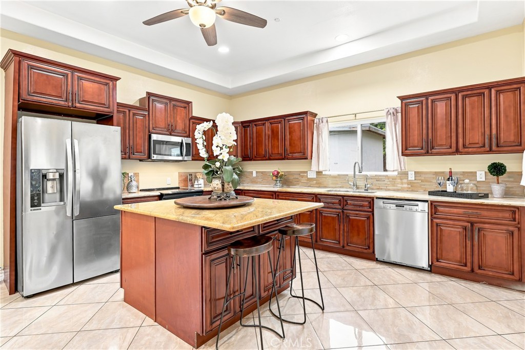 613 N. Raitt St. Property Photo 15