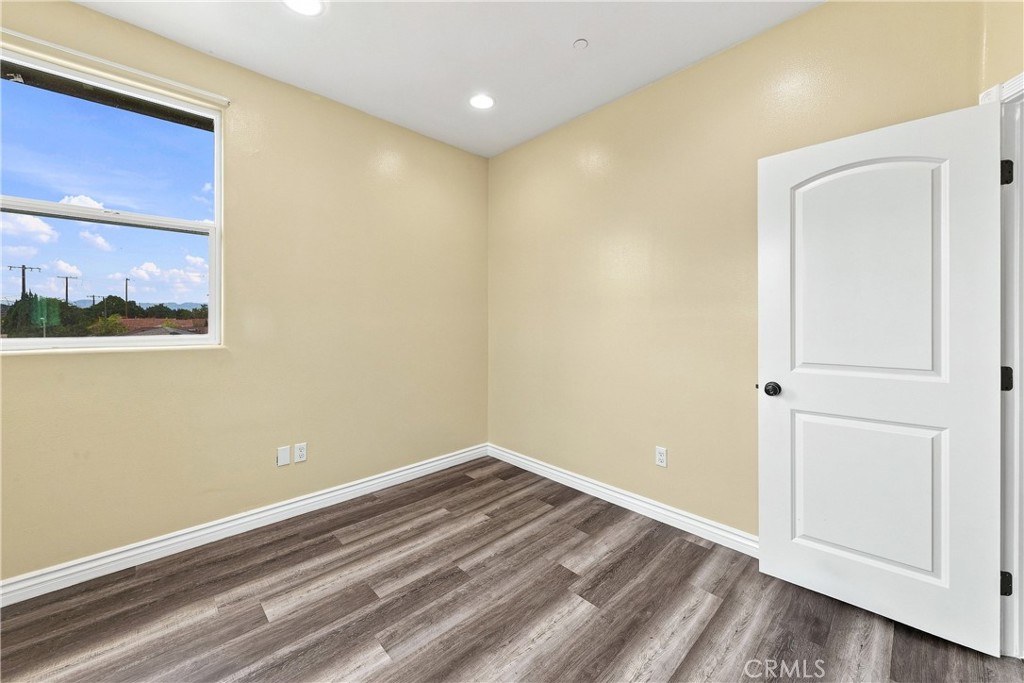 613 N. Raitt St. Property Photo 32