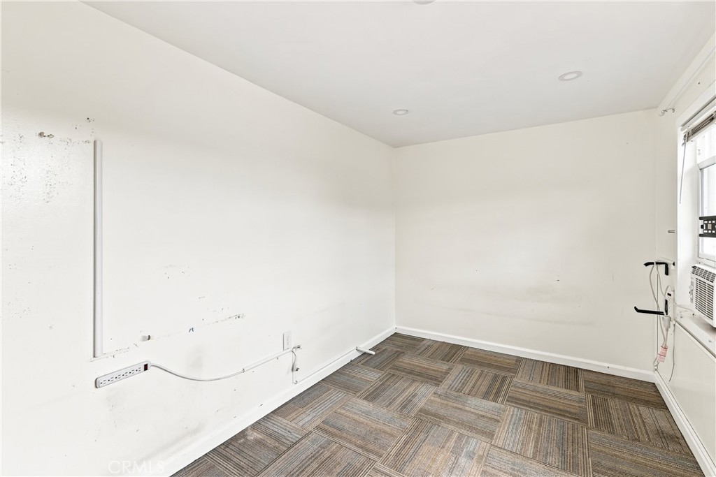 613 N. Raitt St. Property Photo 46