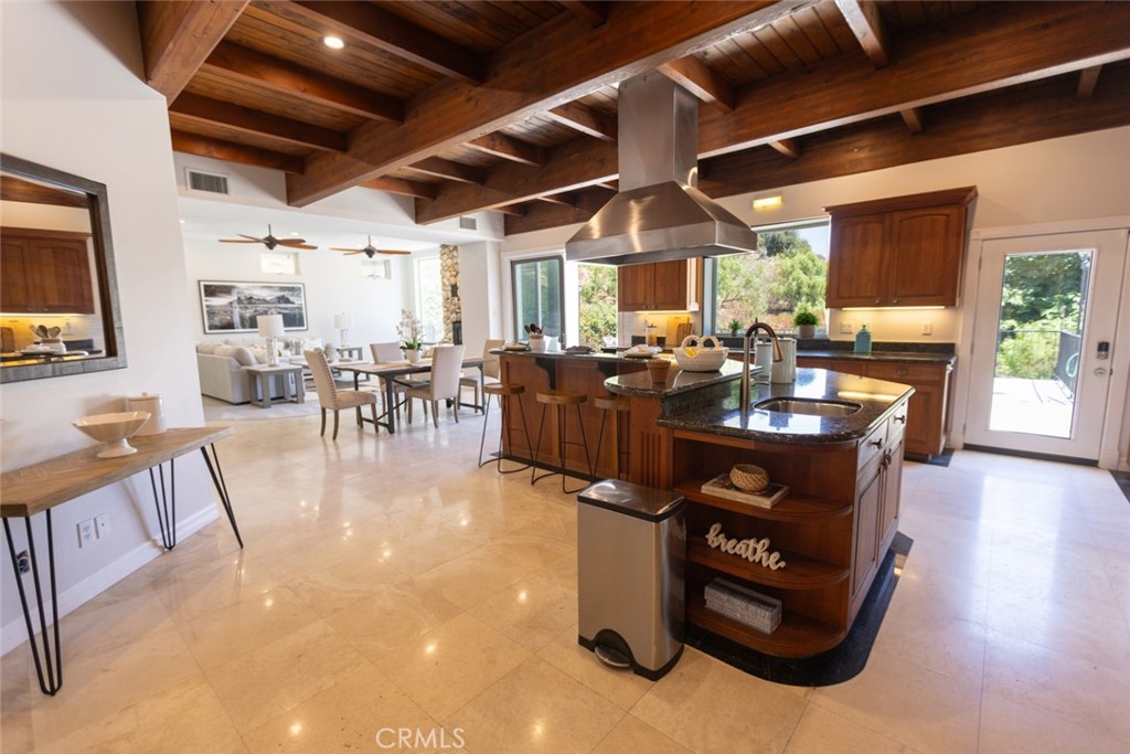 9731 Rangeview Property Photo 6