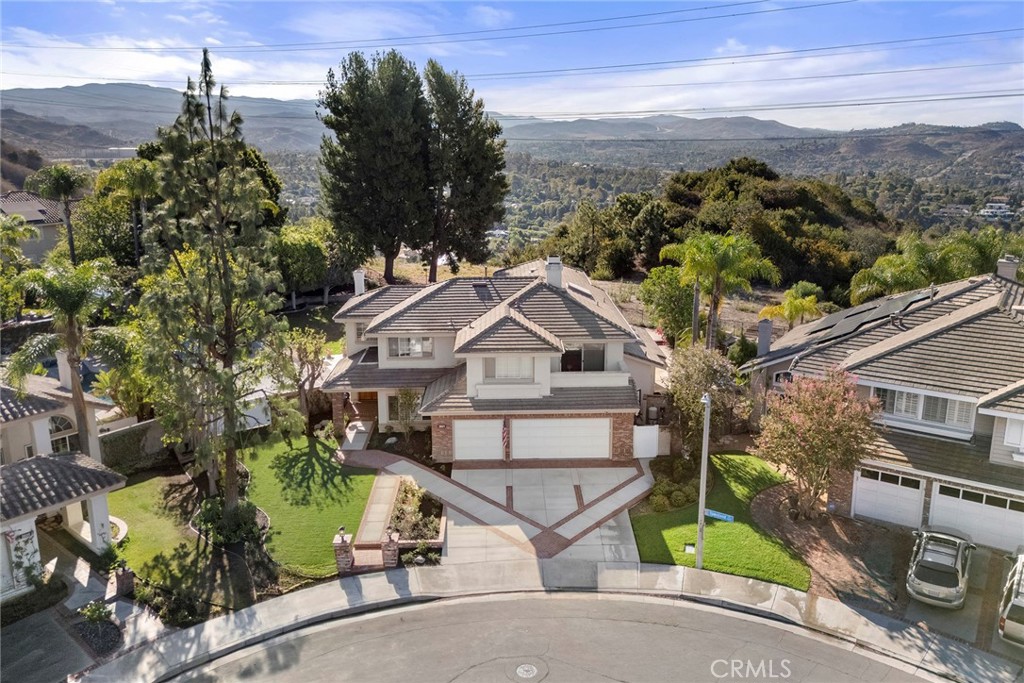 2601 N Rosemere
