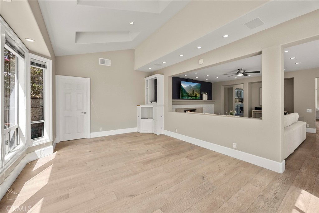 2601 N Rosemere Property Photo 18