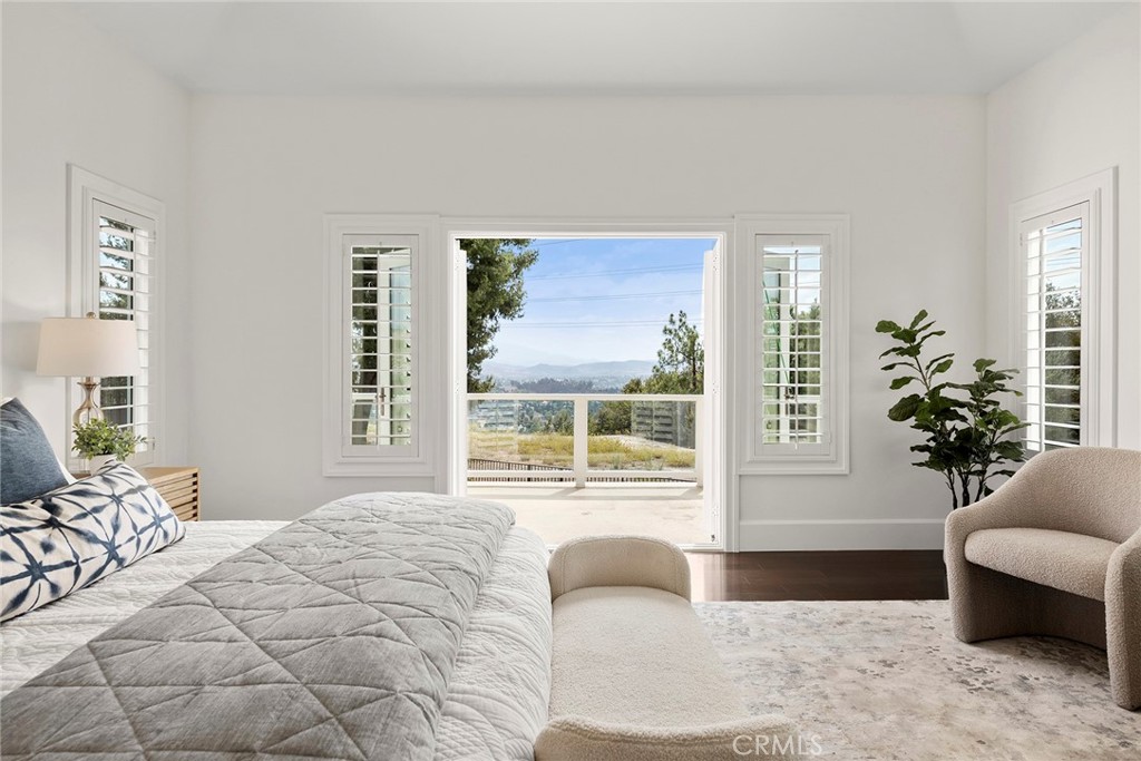2601 N Rosemere Property Photo 28