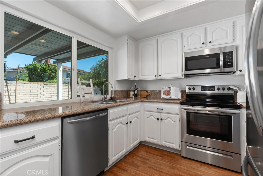 2600 Geneva Property Photo 12
