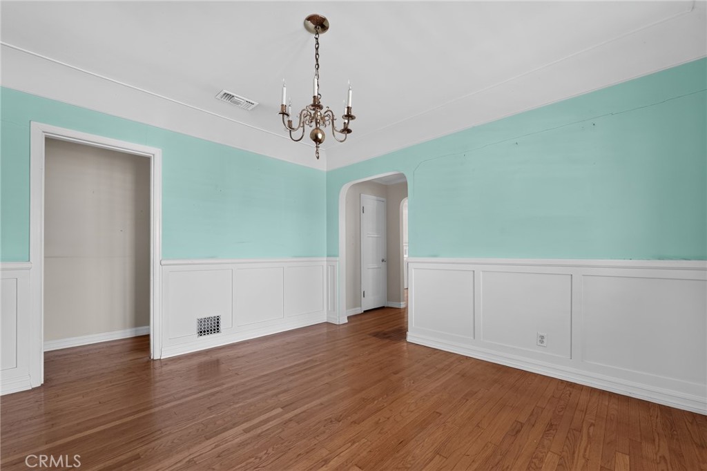 2201 E Glenoaks Property Photo 13