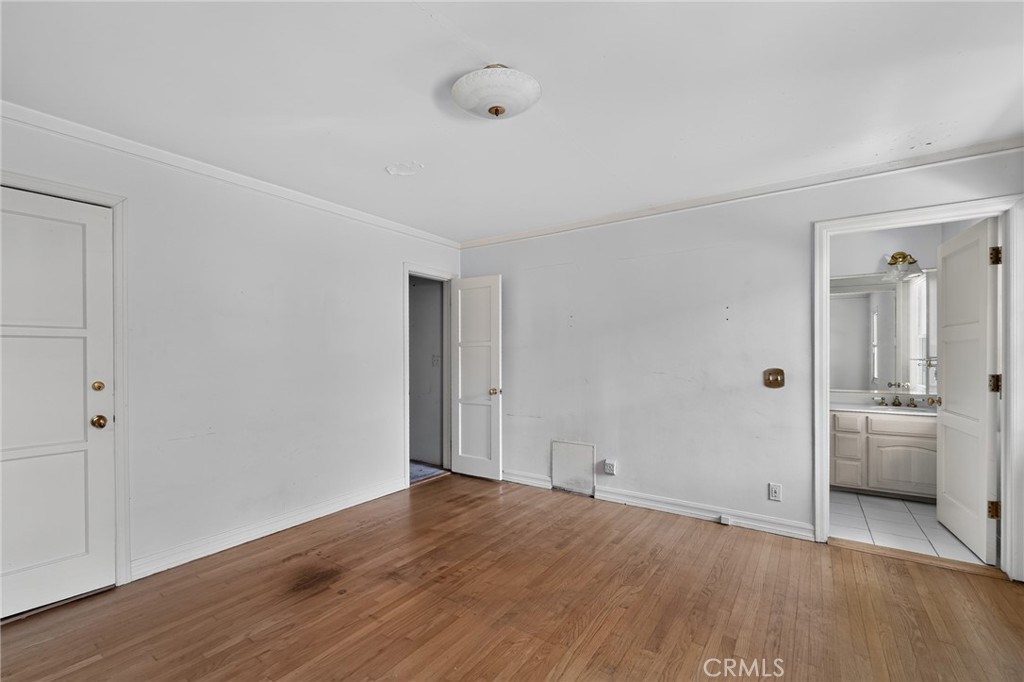 2201 E Glenoaks Property Photo 15