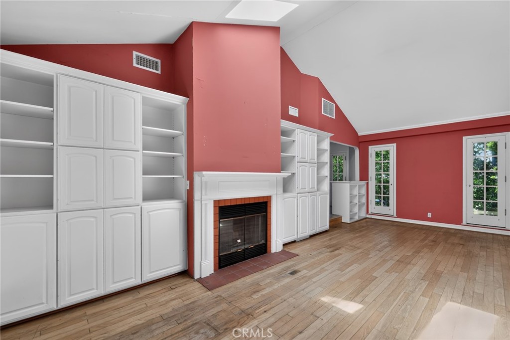 2201 E Glenoaks Property Photo 18