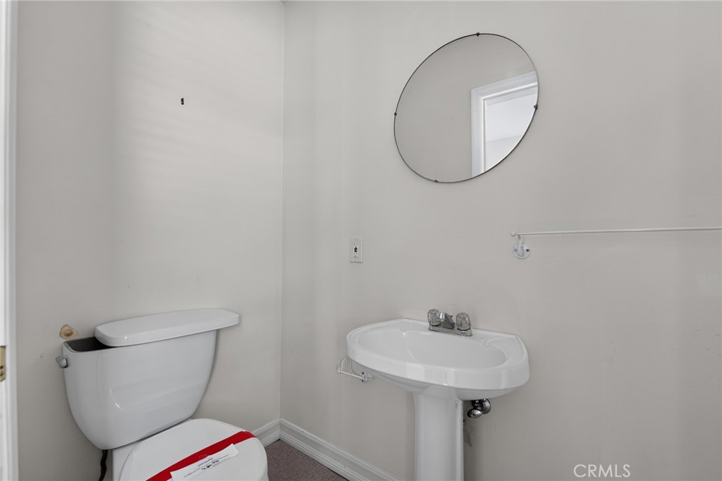2201 E Glenoaks Property Photo 21