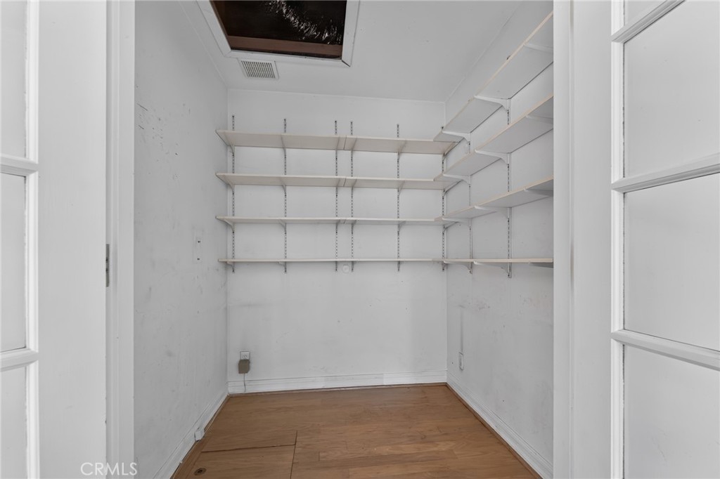 2201 E Glenoaks Property Photo 26