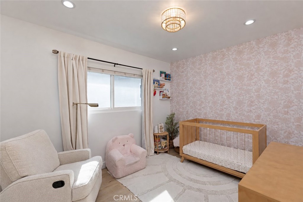 1066 E 45th Way Property Photo 19