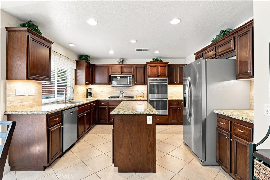 65 Linhaven Property Photo 14