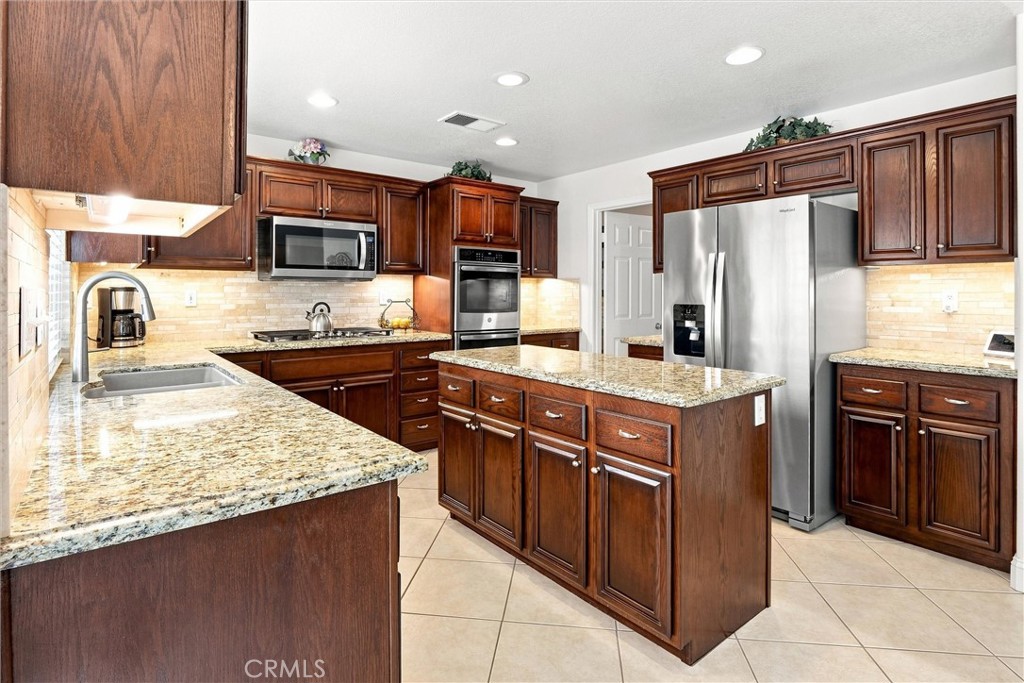 65 Linhaven Property Photo 15
