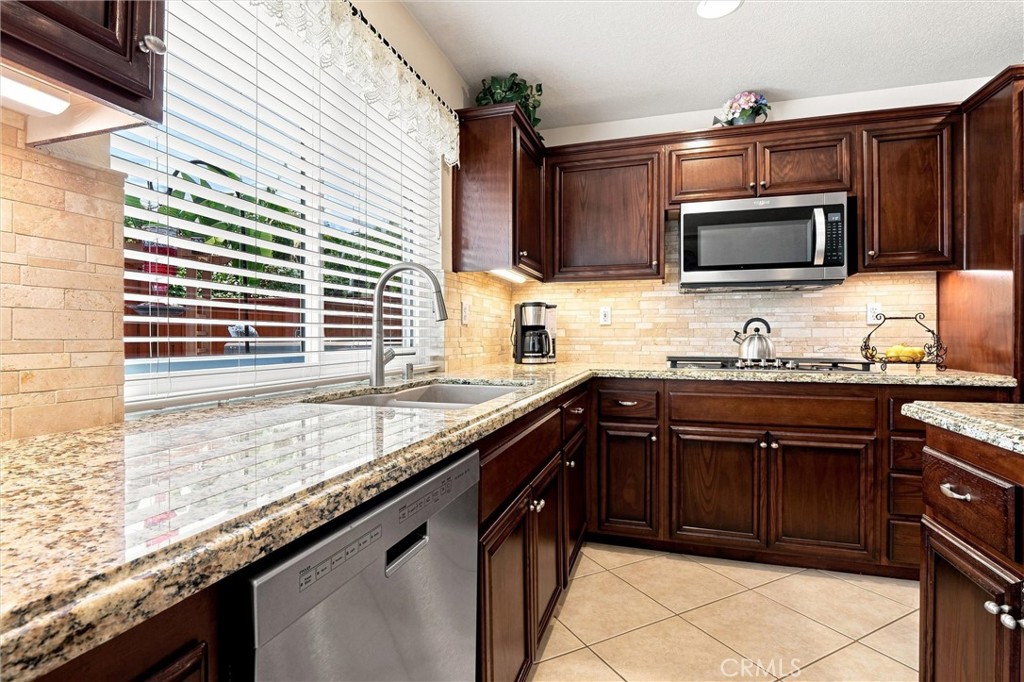 65 Linhaven Property Photo 16