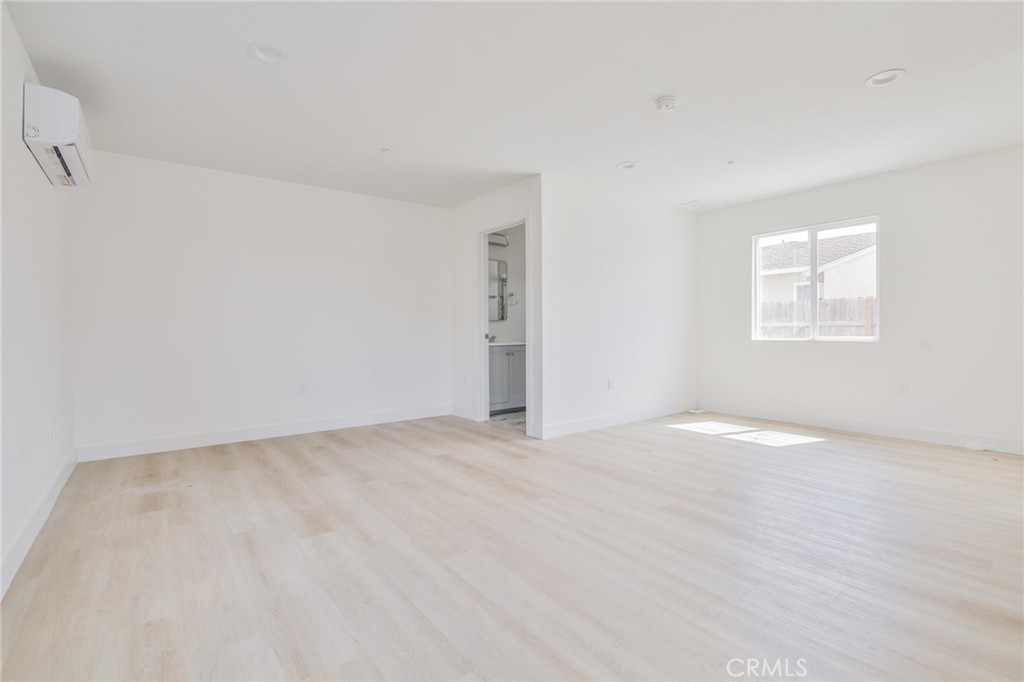 1043 W 151st Street Property Photo 14