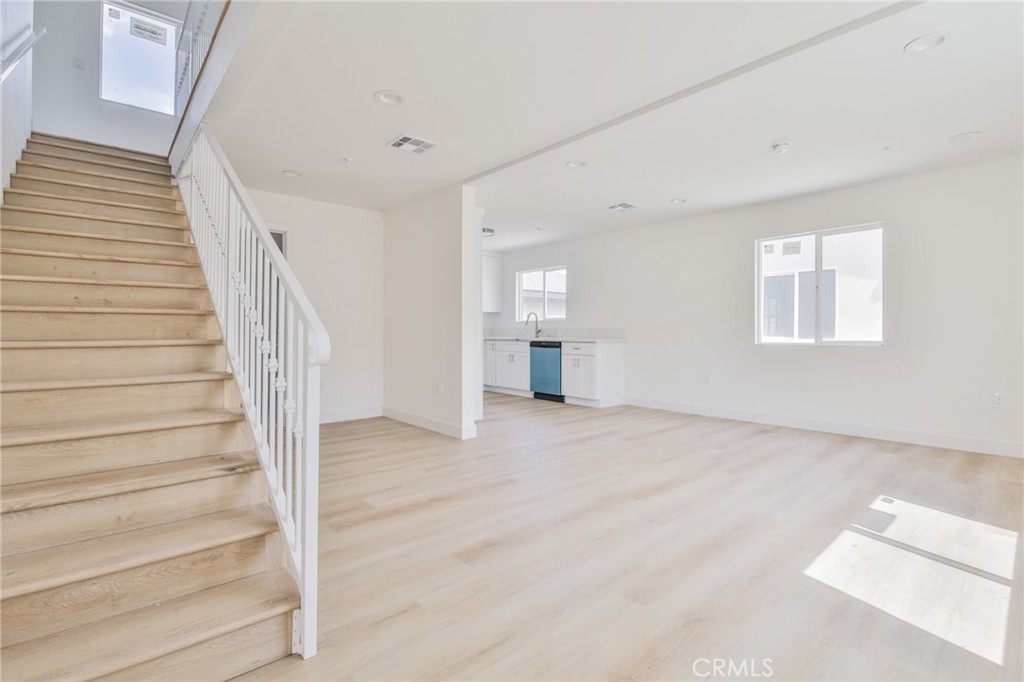 1043 W 151st Street Property Photo 15